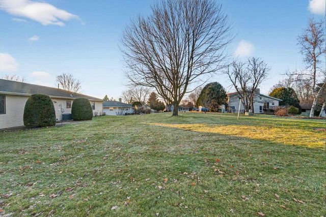 5758 Modernaire Street, Fitchburg, WI 53711