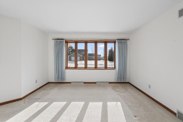 5758 Modernaire Street, Fitchburg, WI 53711