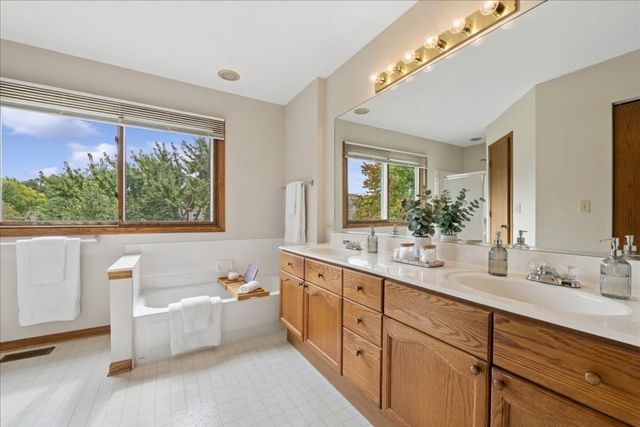 859 Big Bear Trail, Cary, IL 60013