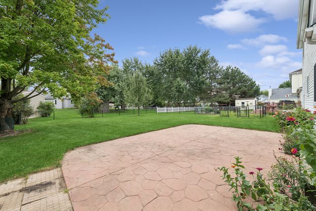 859 Big Bear Trail, Cary, IL 60013