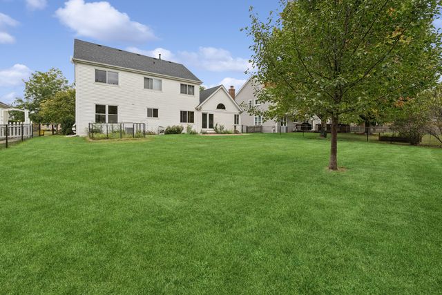 859 Big Bear Trail, Cary, IL 60013