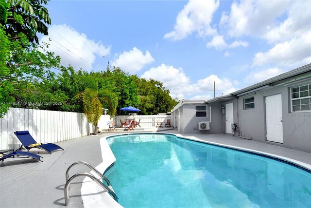 730 N 64th Ave, Hollywood, FL 33024