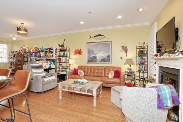 17 De Bruyle Ct 17, Hawthorne Boro, NJ 07506
