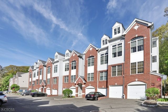 17 De Bruyle Ct 17, Hawthorne Boro, NJ 07506