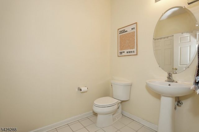 17 De Bruyle Ct 17, Hawthorne Boro, NJ 07506