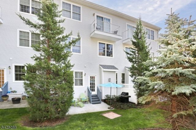 17 De Bruyle Ct 17, Hawthorne Boro, NJ 07506