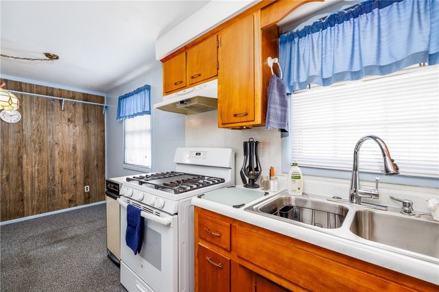 118 Clooney Drive, Henrietta, NY 14467