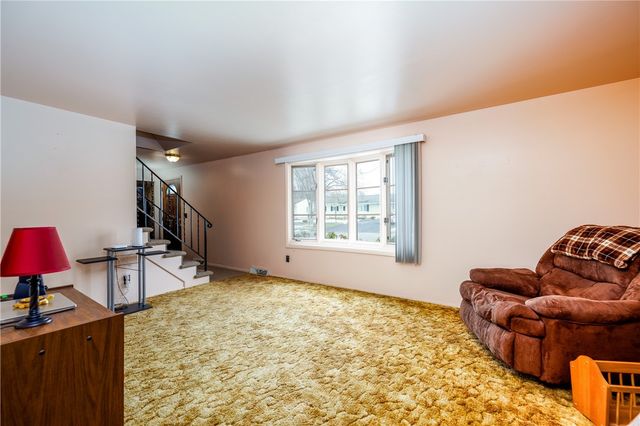 118 Clooney Drive, Henrietta, NY 14467