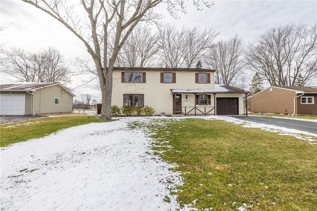 118 Clooney Drive, Henrietta, NY 14467