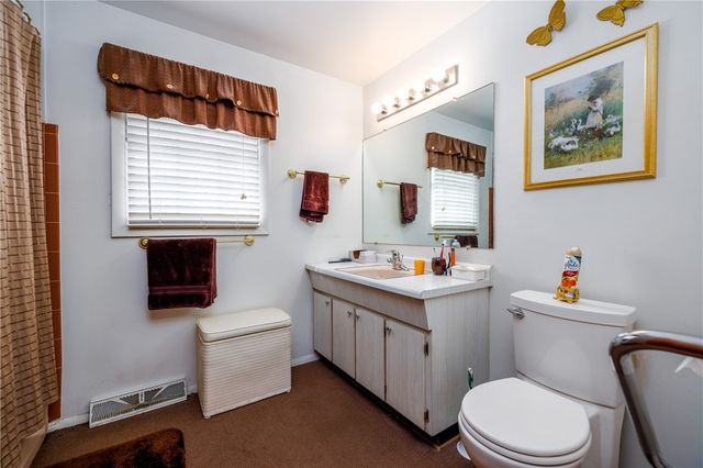 118 Clooney Drive, Henrietta, NY 14467