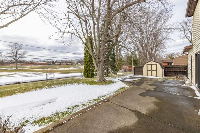 118 Clooney Drive, Henrietta, NY 14467