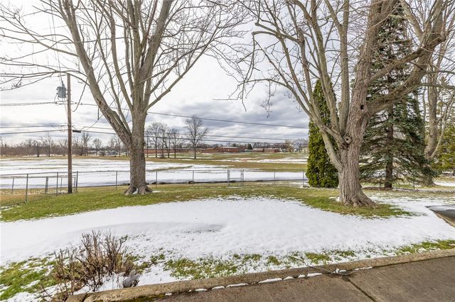 118 Clooney Drive, Henrietta, NY 14467