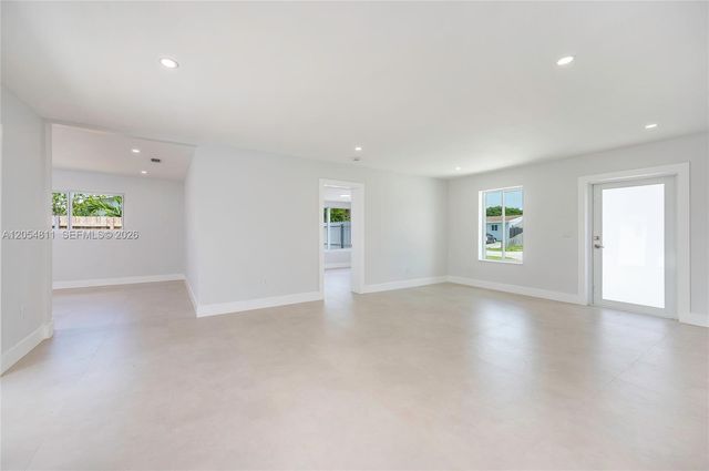 10040 SW 215th St, Cutler Bay, FL 33189