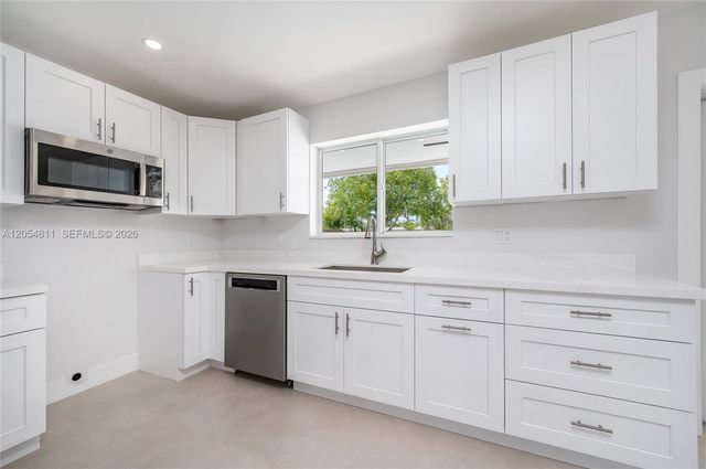 10040 SW 215th St, Cutler Bay, FL 33189