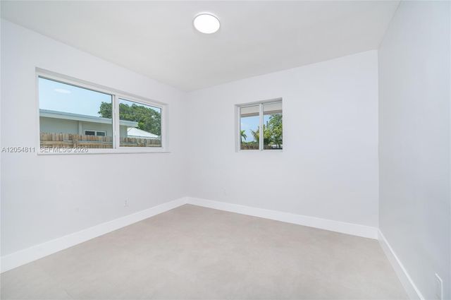 10040 SW 215th St, Cutler Bay, FL 33189