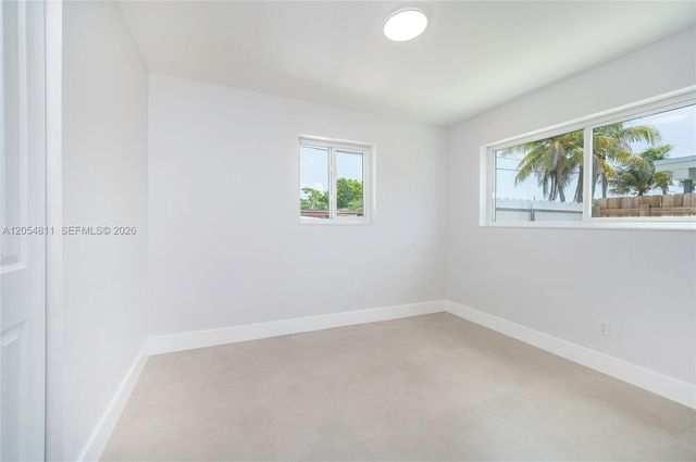 10040 SW 215th St, Cutler Bay, FL 33189