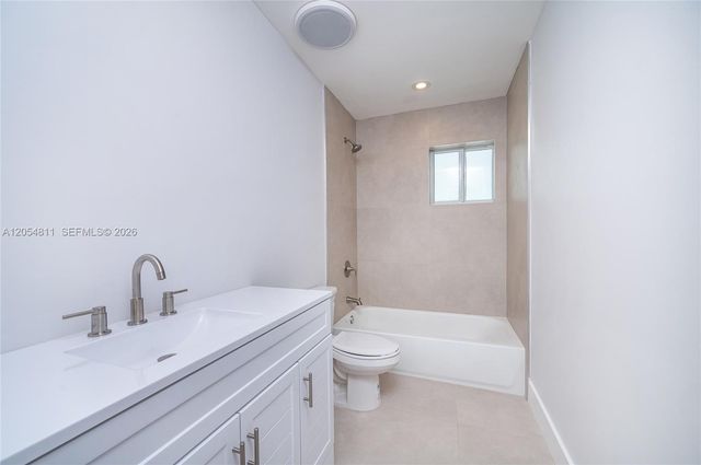 10040 SW 215th St, Cutler Bay, FL 33189