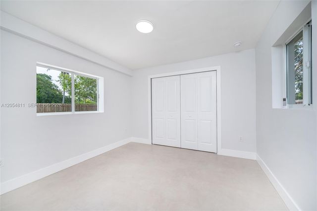10040 SW 215th St, Cutler Bay, FL 33189