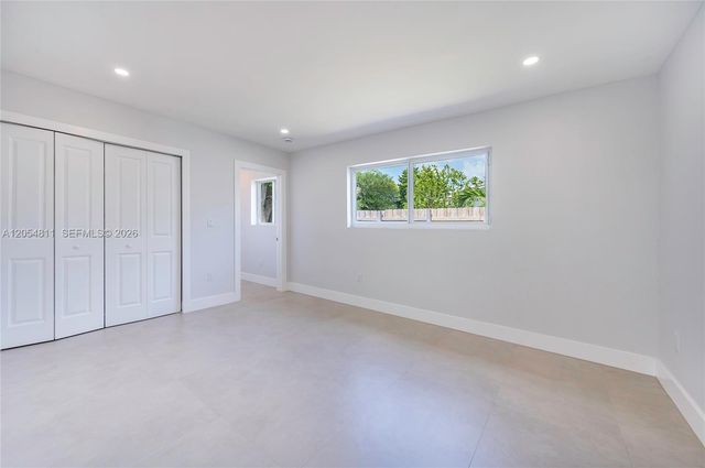 10040 SW 215th St, Cutler Bay, FL 33189