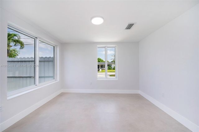 10040 SW 215th St, Cutler Bay, FL 33189