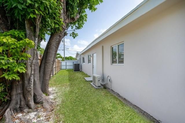 10040 SW 215th St, Cutler Bay, FL 33189