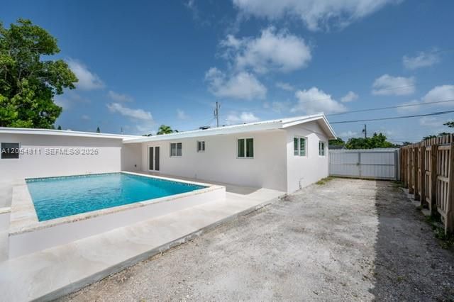 10040 SW 215th St, Cutler Bay, FL 33189
