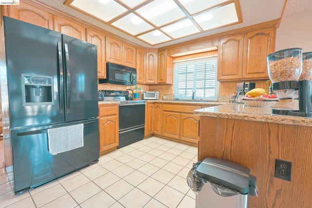 4950 Dawson Dr, Oakley, CA 94561