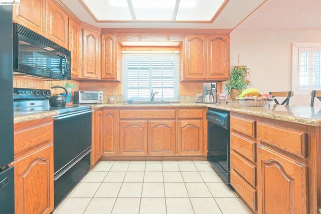 4950 Dawson Dr, Oakley, CA 94561