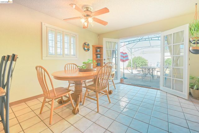 4950 Dawson Dr, Oakley, CA 94561