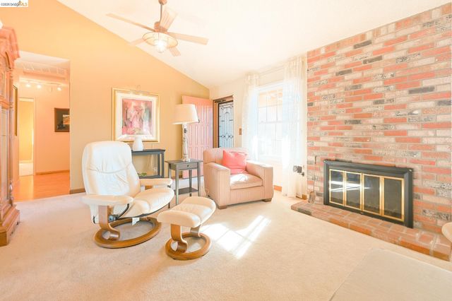 4950 Dawson Dr, Oakley, CA 94561