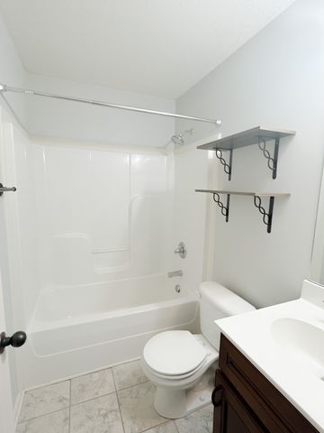 2288 McCormick Ln Apt A, Clarksville, TN 37040