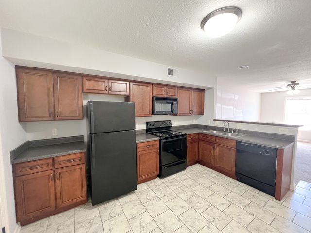 2288 McCormick Ln Apt A, Clarksville, TN 37040