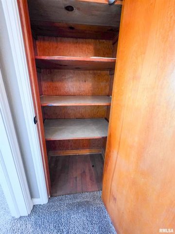 110 HICKORY Street, Flora, IL 62839