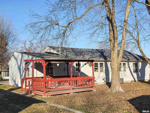 110 HICKORY Street, Flora, IL 62839