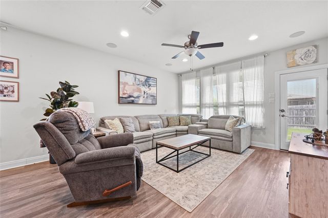 689 Bayberry CIR, Buda, TX 78610