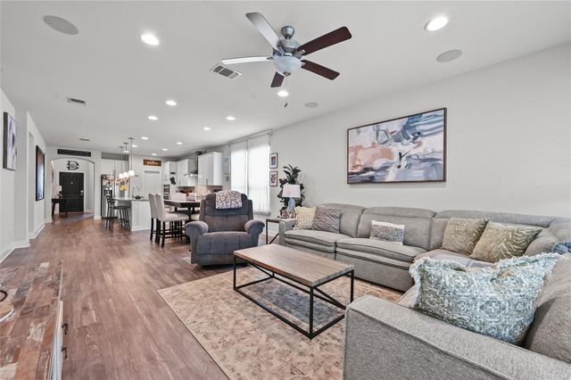 689 Bayberry CIR, Buda, TX 78610