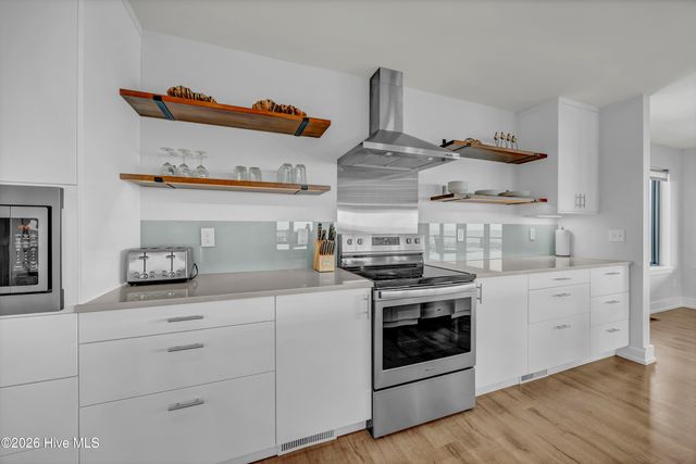 834 Fort Fisher Boulevard N, Kure Beach, NC 28449