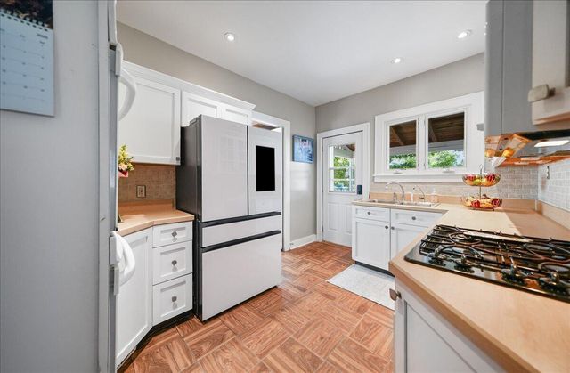 105 N Greenwich Street, Valparaiso, IN 46383