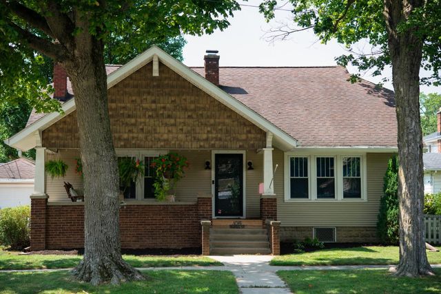 105 N Greenwich Street, Valparaiso, IN 46383