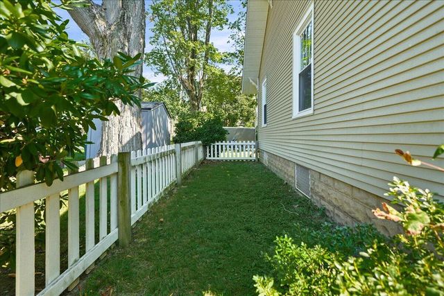 105 N Greenwich Street, Valparaiso, IN 46383