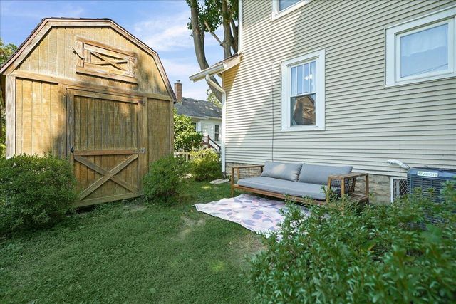 105 N Greenwich Street, Valparaiso, IN 46383