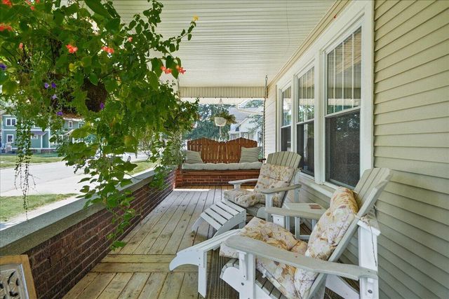 105 N Greenwich Street, Valparaiso, IN 46383