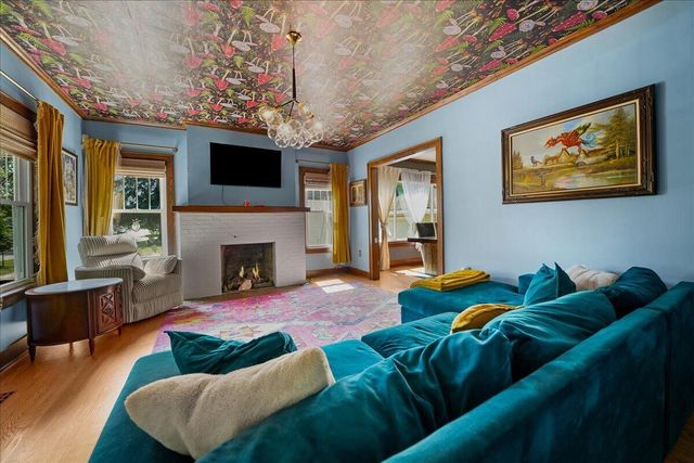105 N Greenwich Street, Valparaiso, IN 46383