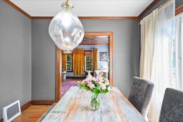 105 N Greenwich Street, Valparaiso, IN 46383