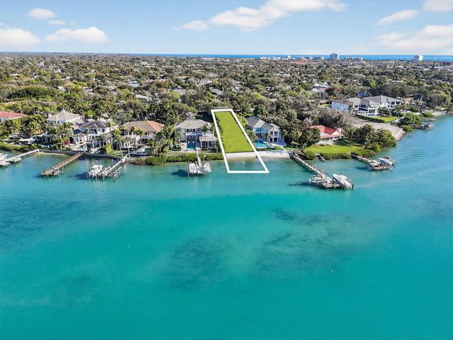 114 W Riverside Drive, Jupiter, FL 33469