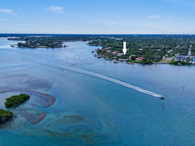 114 W Riverside Drive, Jupiter, FL 33469