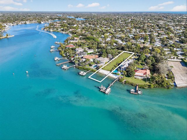 114 W Riverside Drive, Jupiter, FL 33469