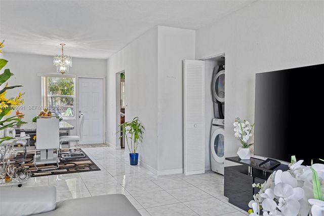 422 NW 84th St 422, Miami, FL 33150