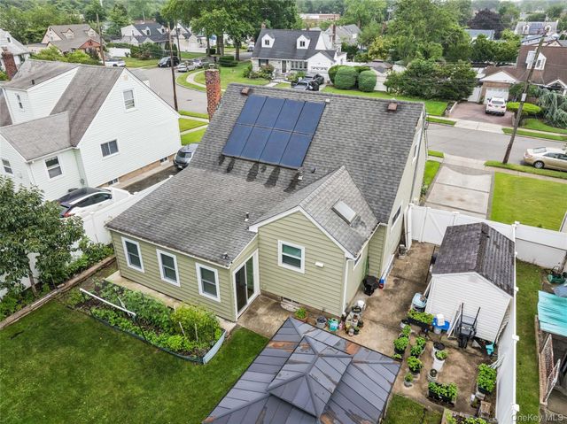 3 Hillcrest Drive, Westbury, NY 11590