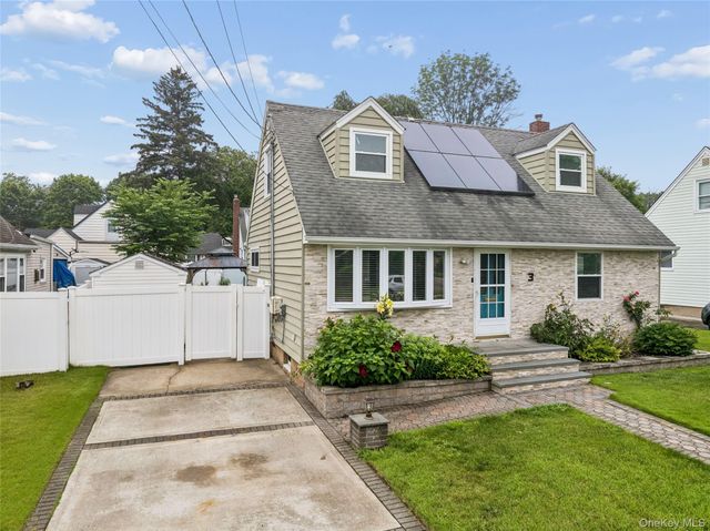 3 Hillcrest Drive, Westbury, NY 11590